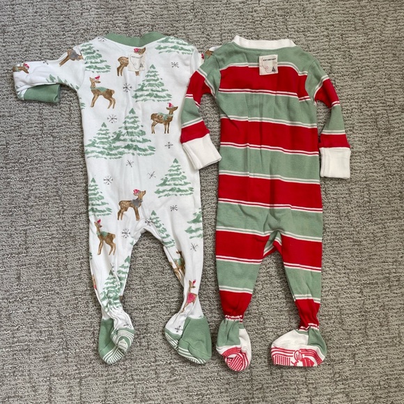 2 Burt’s Bees Holiday Pajamas - Picture 4 of 4